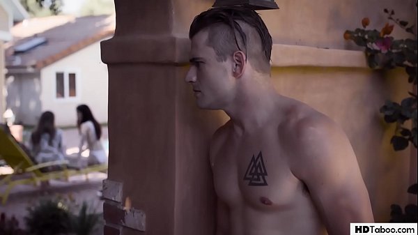 Chanel Preston, Evelyn Claire – StepBro And Sis Fighting Over Mommy’s Twat